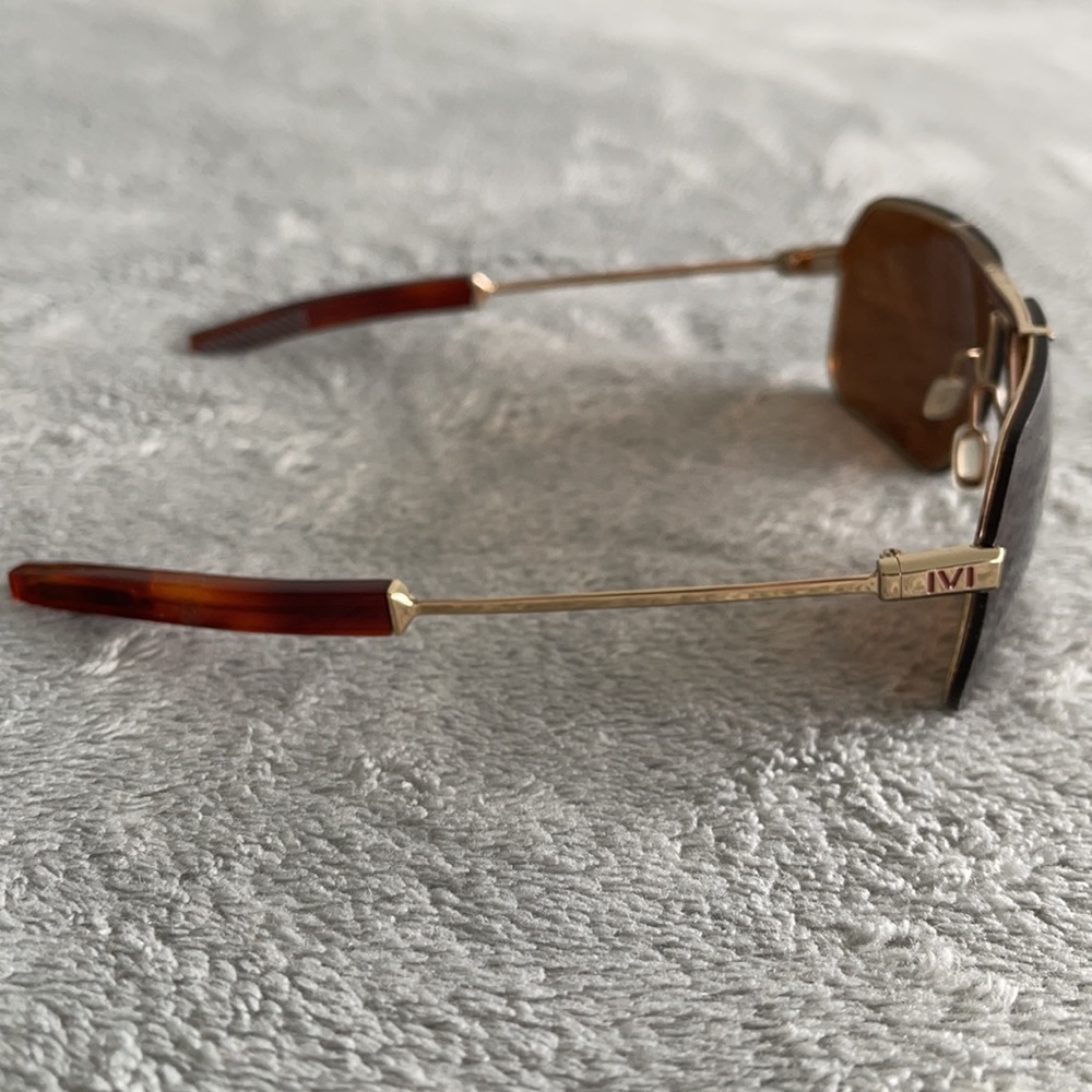 Sunglasses - Picture 2 of 3
